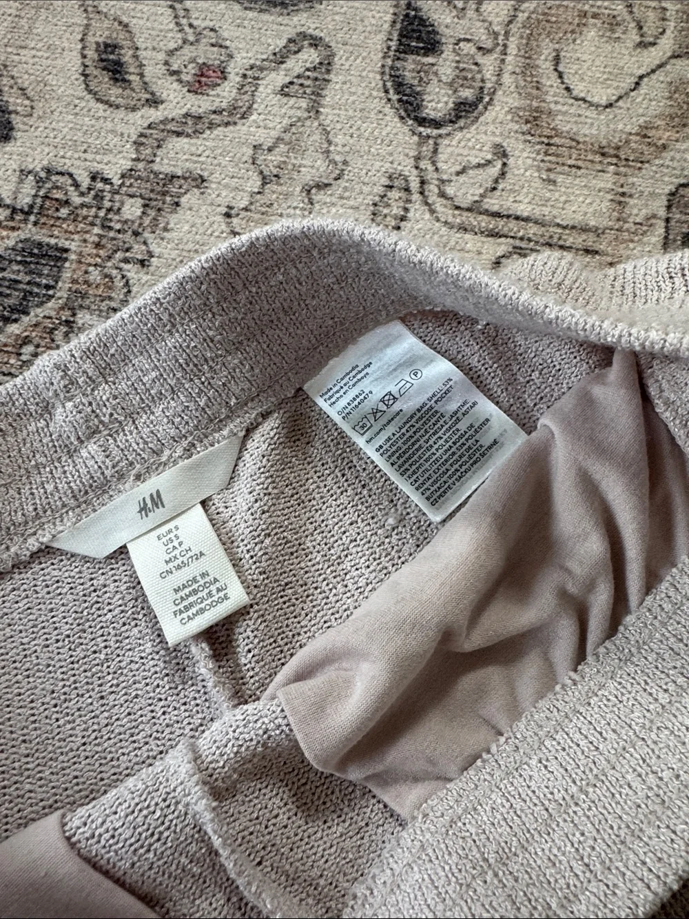 H&M Cream High-Waist Knit Shorts - Picture 3 of 4